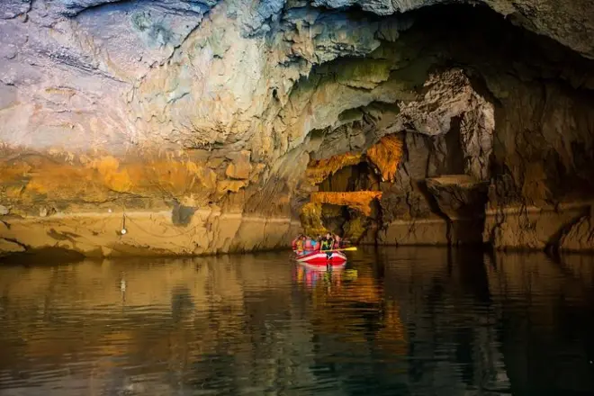 Ormana Dorf & Altinbesik Höhle Tour ab Side mit Mittagessen
