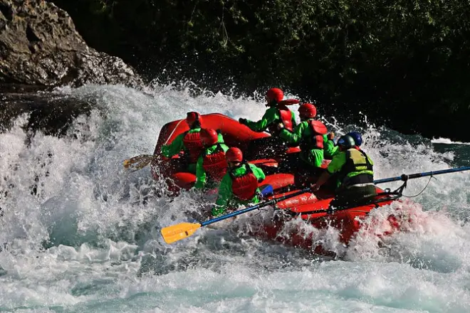 Rafting am Futaleufu-Fluss: Ganztägig auf Class-V-Stromschnellen