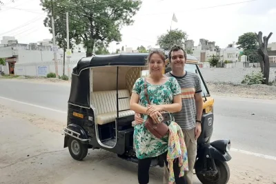 Explore udaipur by tuk tuk—visit fateh sagar lake, saheliyon ki bari, ahar cenotaphs, and the spice market. local guide, private ride, bottled water.