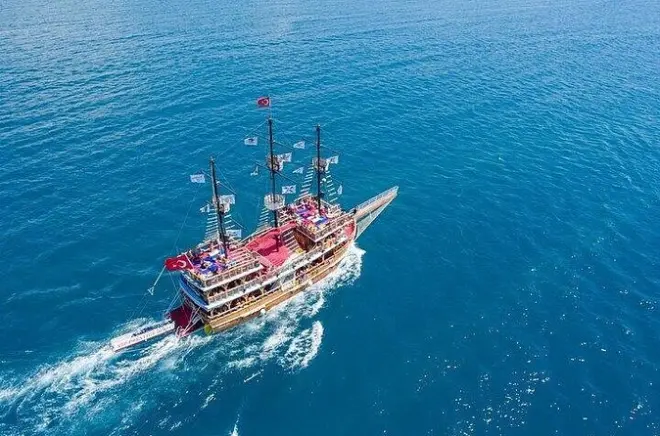 Bootstour ab Side: Schwimmen, Mittagessen und antike Ruinen erleben
