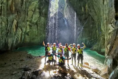 Canyoning à Matacanes : 27 sauts, rappels et toboggans naturels