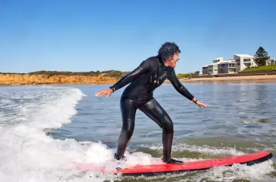 2-stündiger Gruppensurfkurs in Torquay: Surfen lernen