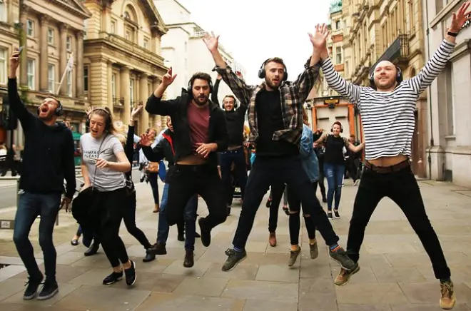 Silent Disco Tanzen in Newcastle: Flashmob-Abenteuer