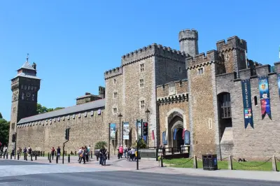 Cardiff Private Day Tour: Three South Wales Castles