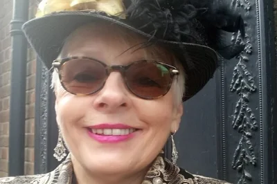 Plongez dans le londres victorien avec une visite jack l’Éventreur menée par un guide expert depuis 30 ans. photos des lieux des victimes et accès facile en ville inclus.