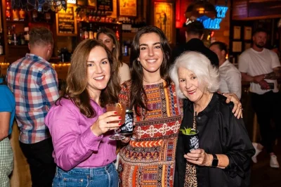 Erlebe perths laneways mit einem lokalen guide, angesagten bars, exklusiven drink-rabatten und bunter street art. kleine gruppe, drei besondere locations.