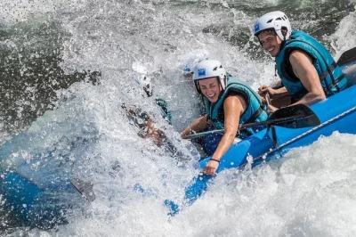 Vivez l’adrénaline du rafting sur le gallego près de murillo de gállego, guidé par des locaux au pied des impressionnants mallos de riglos. matériel inclus.