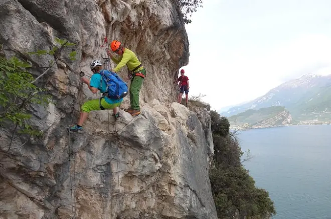 Path of the Smugglers at Lake Garda: Rock climbing with a guide