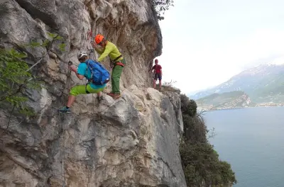 Path of the Smugglers at Lake Garda: Rock climbing with a guide