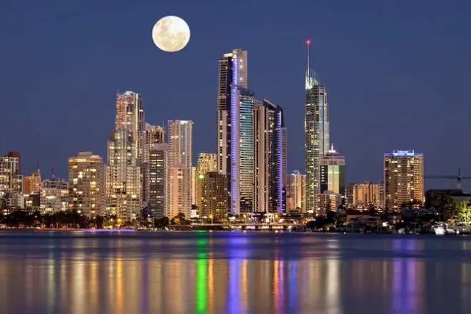 Surfers Paradise City Lights Cruise: Gold Coast Waterways