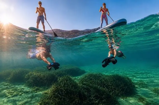 Snorkeling a Cap d'Antibes con scooter subacqueo e guida