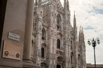 Erlebe die stille vor dem letzten abendmahl, schlendere mit einem lokalen guide durch mailands straßen und besuche den duomo – mit tickets ohne warteschlange und spannenden geschichten.