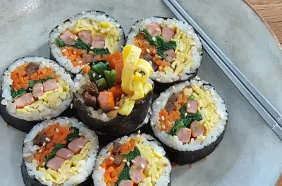 Aula de culinária coreana em Seoul: Faça Kimbap e Tteokbokki