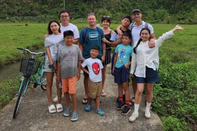 Entfliehe hanoi und entdecke die ruhige lan ha bucht mit kajakfahren, radtouren auf cat ba und einer entspannten Übernachtungskreuzfahrt – inklusive abholung, mahlzeiten und lokalem guide.