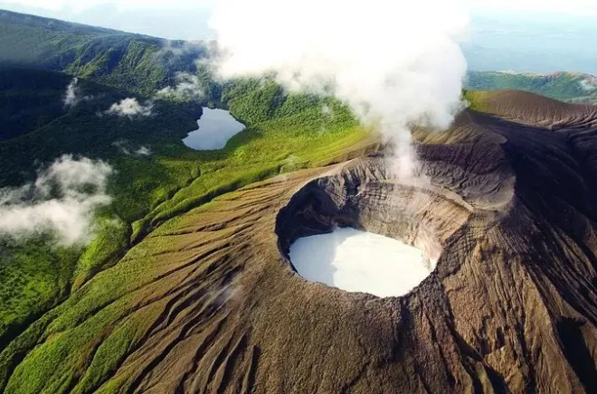 Volcan Rincon de la Vieja : Randonnée, cascade et sources chaudes