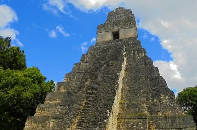 Tikal ab Guatemala-Stadt: Flug, Parkeintritt & Guide