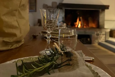 Vivi un’esperienza unica in un frantoio toscano con lo chef giuseppe, visita i mercati locali, cucina un pranzo di 4 portate e assaggia vini tipici della zona.