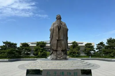 Qufu Walking Tour: Temple of Confucius, Family Mansion, Cemetery