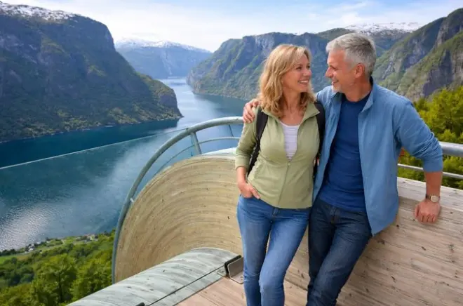 Flåm cruise tour: Stegastein viewpoint, railway & waterfall