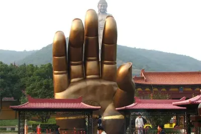 Wuxi Lingshan Grand Buddha tour from Suzhou: Private guide