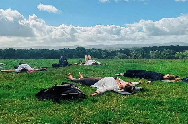 Giornata di yoga e forest bathing nella natura di Stonerocks Farm