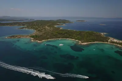 Déjeuner-croisière à Blue Lagoon-Vourvourou depuis Ouranoupolis