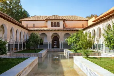 Tour privado em Tlemcen com guia local: Sidi Boumédiène e Mansourah