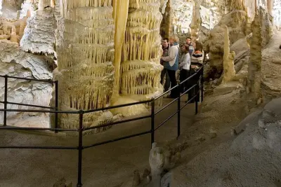 Tour grotta di Postumia da Koper: Viaggio sul treno sotterraneo