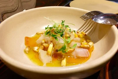Scopri il cuore culinario di melbourne con un tour a piedi, cinque degustazioni, racconti locali e una guida appassionata. pranzo e snack inclusi.
