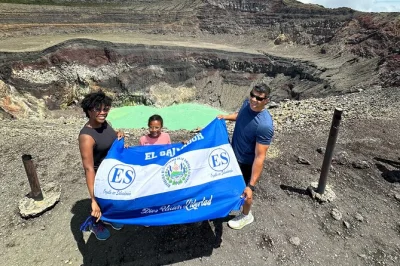 Parti all’alba da santa ana per un’escursione guidata sul vulcano, goditi la vista tranquilla del cratere e pranza con vista sul lago coatepeque. include pick-up in hotel e guida bilingue.