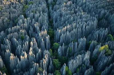Floresta de Pedra e caverna Jiuxiang saindo de Kunming: 8 horas