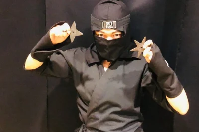 Erlebe das samurai ninja museum in kyoto, zieh ein ninja-kostüm an, probiere echte ninja-fähigkeiten aus und sieh eine schwertvorführung – inklusive eintritt und aktivitäten für die ganze famil