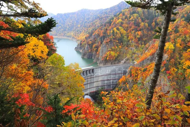 Hoheikyo Dam : Feuillage d’automne et sources chaudes