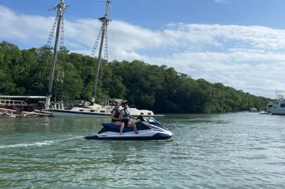 Jetski en Key Largo: Paseos por manglares y bahía abierta