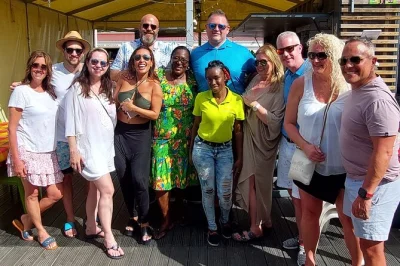 Reserva un tour privado en st maarten con guía vip, disfruta los aviones en playa maho, philipsburg, marigot, grand case y paradas flexibles con bebidas.