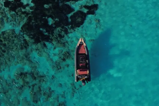 Antiparos boat tour: Caves, Blue Lagoon & Faneromeni