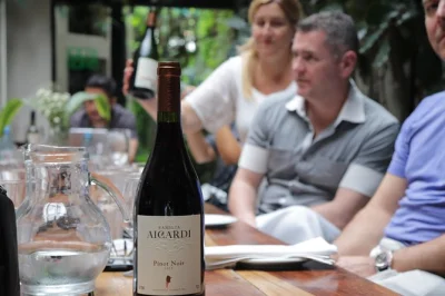 Scopri buenos aires con un tour gastronomico a palermo viejo: carne alla griglia, passeggiate tra murales e storie del quartiere. colazione, degustazioni, bevande e guida amichevole inclusi.