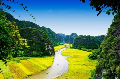 Entdecke ninh binh: antike hauptstadt, bootsfahrt durch tam coc höhlen, wanderung auf den liegenden drachen und entspanntes mittagessen am fluss – mit hoteltransfer und kleiner gruppe.