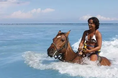 Equitazione a Blue Hole, Ocho Rios: Nuota con i cavalli