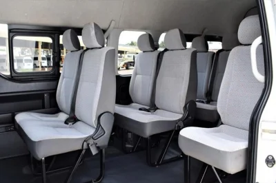 In kapstadt gelandet? vermeide stress mit dem taxi und buche einen privaten transfer direkt zu deinem hotel oder airbnb. inklusive lokalem fahrer, klimatisiertem auto und gepäckservice.