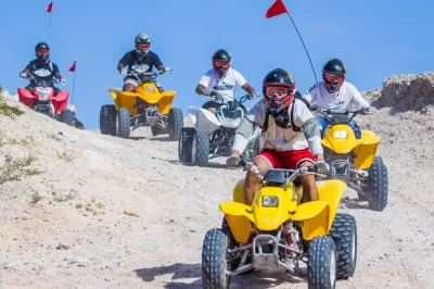 Erlebe den adrenalinkick auf einer atv-tour durch die nellis dunes bei las vegas. inklusive hoteltransfer, sicherheitsausrüstung und erfahrenem guide für ein unvergessliches wüstenabenteuer nahe de