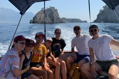 Snorkeling na costa de Amalfi: Barco privado com paradas para nadar