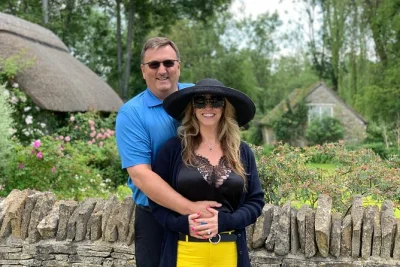 Descubre el encanto de bibury, bourton-on-the-water y más en un tour privado por los cotswolds con una familia local. guía oficial y recogida flexible incluida.