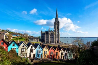 Starten sie früh in dublin, fahren sie mit dem zug nach cork, küssen sie den blarney stone und entdecken sie das cobh heritage centre – alles inklusive eintritt und transport.