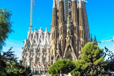 Feel the energy of barcelona’s gothic quarter, skip long lines at sagrada familia, and wander gaudí’s park güell—all with a passionate local guide. includes priority entry.