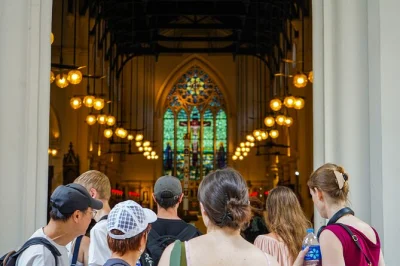Feel hong kong’s pulse on a tip-based central walking tour. dive into family stories, colonial architecture, temple rituals, and local food tips—includes expert guide.