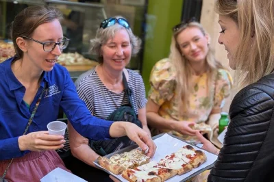 Descubre roma con un guía local por trastevere y campo de' fiori, probando pizza, suppli y gelato auténticos. grupo pequeño y experiencia única.