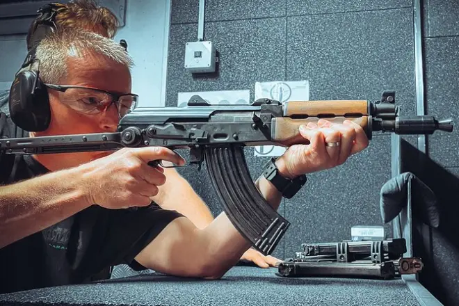 Expérience de tir à Budapest : Tirez avec 8 armes militaires