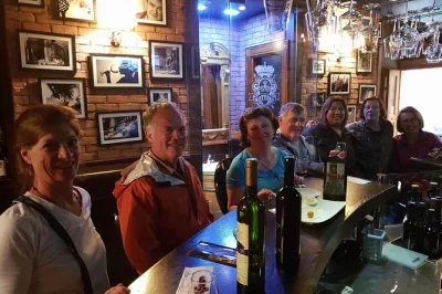 Explorez la vieille ville de dubrovnik lors d’une balade gourmande en petit groupe, dégustez spécialités locales, savourez du vin et partagez des anecdotes avec votre guide. toutes les dégustati