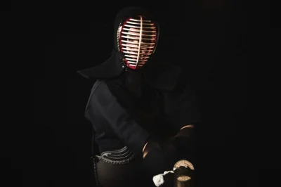 Erlebe echtes kendo-training im osaka dojo, zieh samurai-rüstung an und entdecke ein privates samurai-museum. inklusive ausrüstung und englischer Übersetzung.